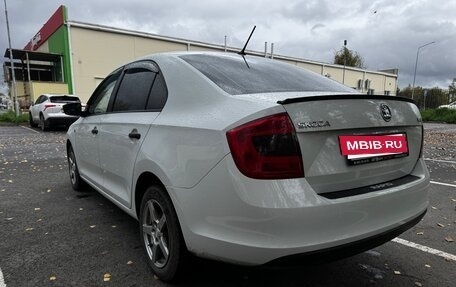 Skoda Rapid I, 2015 год, 900 000 рублей, 4 фотография