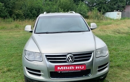 Volkswagen Touareg III, 2010 год, 1 150 000 рублей, 2 фотография