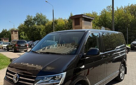 Volkswagen Multivan T6 рестайлинг, 2015 год, 3 950 000 рублей, 3 фотография