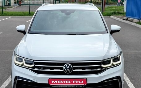 Volkswagen Tiguan II, 2021 год, 3 699 000 рублей, 3 фотография