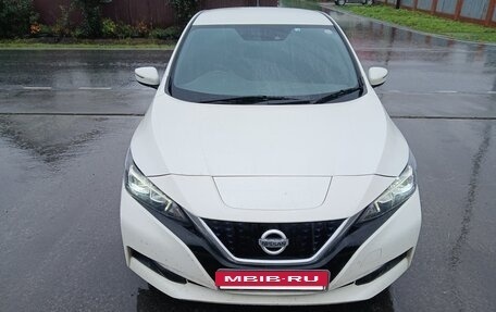 Nissan Leaf II, 2017 год, 999 999 рублей, 5 фотография