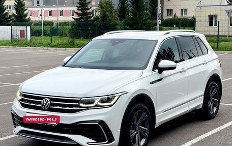 Volkswagen Tiguan II, 2021 год, 3 699 000 рублей, 2 фотография
