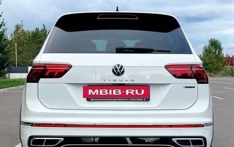Volkswagen Tiguan II, 2021 год, 3 699 000 рублей, 10 фотография