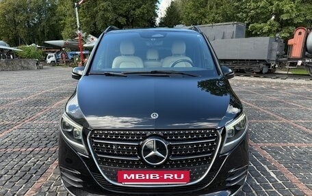 Mercedes-Benz V-Класс, 2024 год, 10 300 000 рублей, 7 фотография