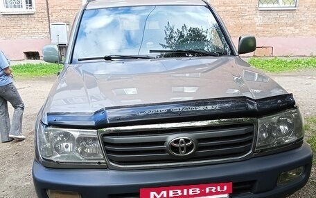 Toyota Land Cruiser 100 рестайлинг 2, 2005 год, 2 500 000 рублей, 2 фотография