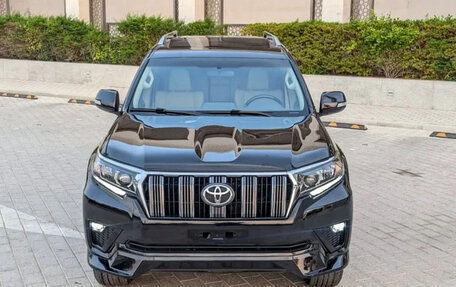Toyota Land Cruiser Prado 150 рестайлинг 2, 2023 год, 6 500 000 рублей, 3 фотография