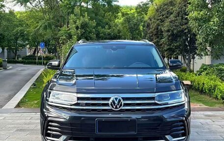 Volkswagen Teramont I, 2022 год, 3 620 000 рублей, 2 фотография