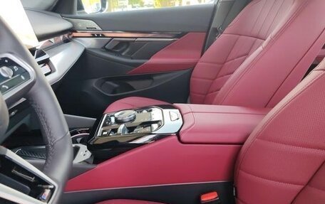 BMW 5 серия, 2025 год, 6 753 000 рублей, 10 фотография