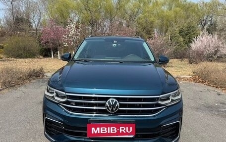 Volkswagen Tiguan II, 2021 год, 2 286 000 рублей, 5 фотография
