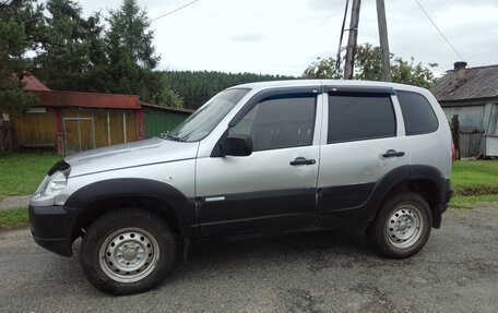 Chevrolet Niva I рестайлинг, 2011 год, 420 000 рублей, 2 фотография