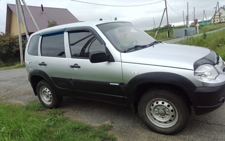 Chevrolet Niva I рестайлинг, 2011 год, 420 000 рублей, 5 фотография