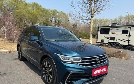 Volkswagen Tiguan II, 2021 год, 2 286 000 рублей, 6 фотография