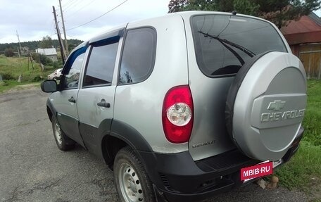 Chevrolet Niva I рестайлинг, 2011 год, 420 000 рублей, 3 фотография