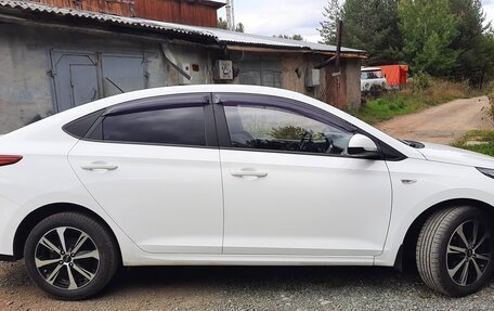 Hyundai Solaris II рестайлинг, 2021 год, 1 680 000 рублей, 4 фотография