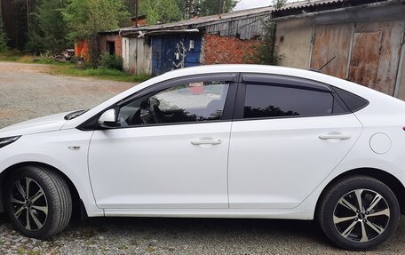 Hyundai Solaris II рестайлинг, 2021 год, 1 680 000 рублей, 3 фотография