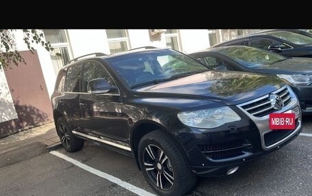 Volkswagen Touareg III, 2007 год, 900 000 рублей, 2 фотография