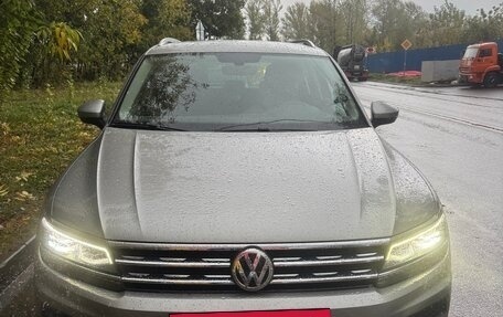 Volkswagen Tiguan II, 2018 год, 2 870 000 рублей, 2 фотография