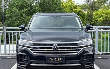 Volkswagen Touareg III, 2021 год, 4 400 000 рублей, 2 фотография