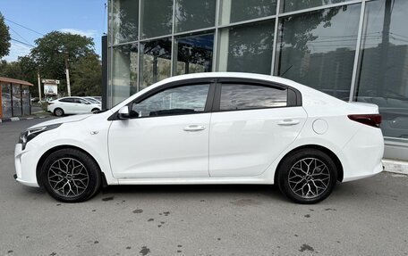 KIA Rio IV, 2021 год, 1 599 000 рублей, 2 фотография