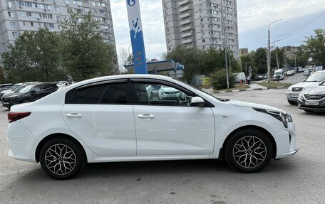 KIA Rio IV, 2021 год, 1 599 000 рублей, 5 фотография
