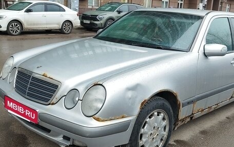 Mercedes-Benz E-Класс, 2001 год, 260 000 рублей, 3 фотография