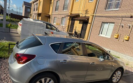 Opel Astra J, 2010 год, 865 000 рублей, 2 фотография