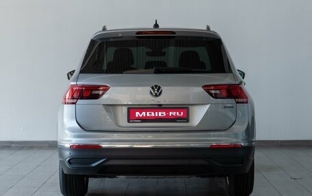 Volkswagen Tiguan II, 2021 год, 3 899 000 рублей, 4 фотография