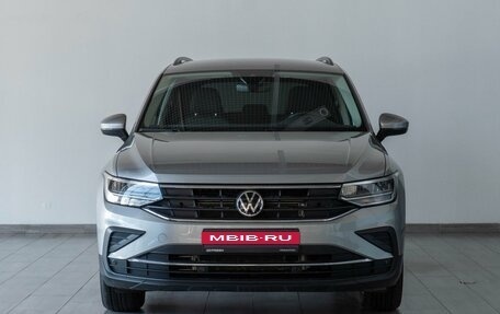 Volkswagen Tiguan II, 2021 год, 3 899 000 рублей, 3 фотография