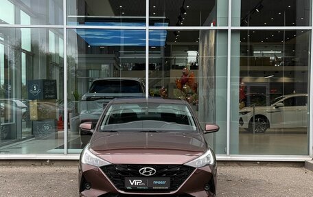 Hyundai Solaris II рестайлинг, 2022 год, 1 595 000 рублей, 2 фотография