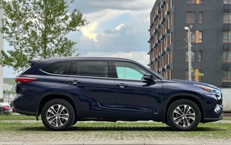 Toyota Highlander, 2022 год, 3 900 000 рублей, 4 фотография