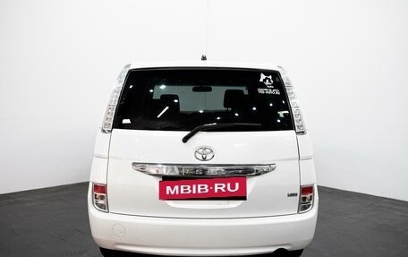 Toyota ISis I, 2012 год, 1 475 000 рублей, 5 фотография