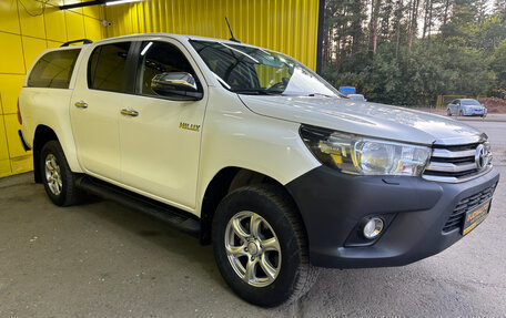 Toyota Hilux VIII, 2019 год, 2 849 000 рублей, 3 фотография