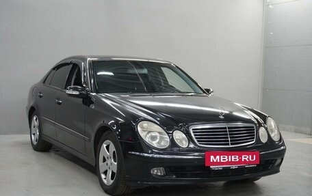 Mercedes-Benz E-Класс, 2004 год, 890 000 рублей, 3 фотография