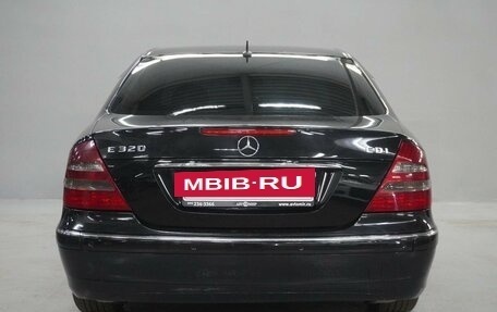 Mercedes-Benz E-Класс, 2004 год, 890 000 рублей, 6 фотография