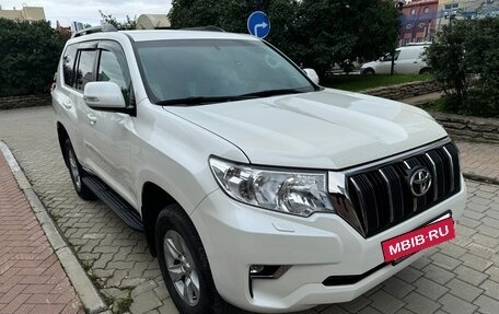 Toyota Land Cruiser Prado 150 рестайлинг 2, 2022 год, 5 600 000 рублей, 4 фотография