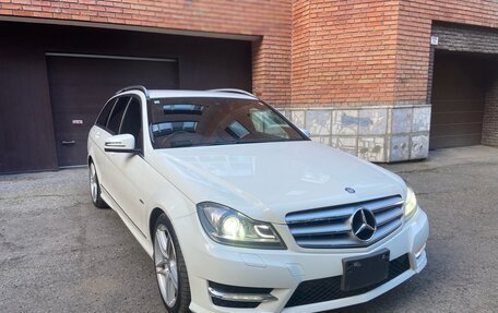 Mercedes-Benz C-Класс, 2011 год, 1 600 000 рублей, 2 фотография