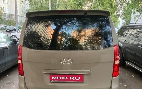 Hyundai H-1 II рестайлинг, 2008 год, 980 000 рублей, 2 фотография