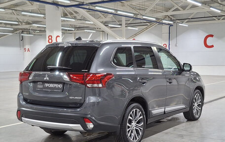 Mitsubishi Outlander III рестайлинг 3, 2016 год, 2 210 000 рублей, 5 фотография