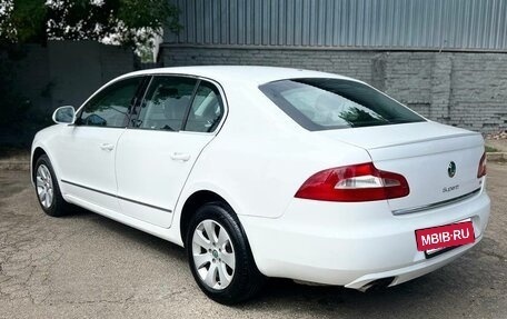 Skoda Superb III рестайлинг, 2012 год, 950 000 рублей, 3 фотография
