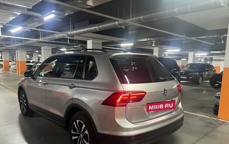 Volkswagen Tiguan II, 2019 год, 1 860 000 рублей, 4 фотография