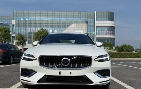 Volvo S60 III, 2025 год, 3 423 000 рублей, 2 фотография