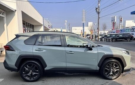 Toyota RAV4, 2022 год, 2 800 000 рублей, 3 фотография