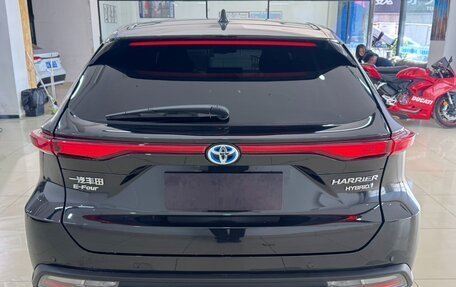 Toyota Harrier, 2022 год, 3 700 000 рублей, 5 фотография