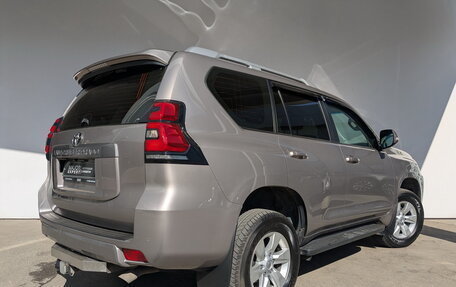 Toyota Land Cruiser Prado 150 рестайлинг 2, 2021 год, 5 190 000 рублей, 2 фотография