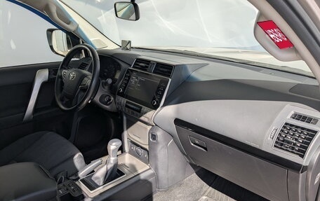 Toyota Land Cruiser Prado 150 рестайлинг 2, 2021 год, 5 190 000 рублей, 3 фотография