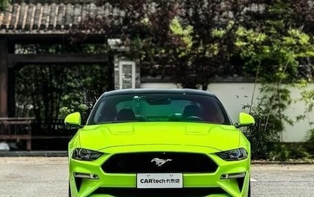 Ford Mustang VI рестайлинг, 2021 год, 3 370 000 рублей, 2 фотография