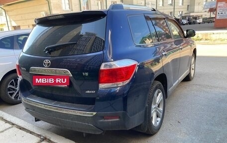 Toyota Highlander III, 2012 год, 1 499 999 рублей, 2 фотография
