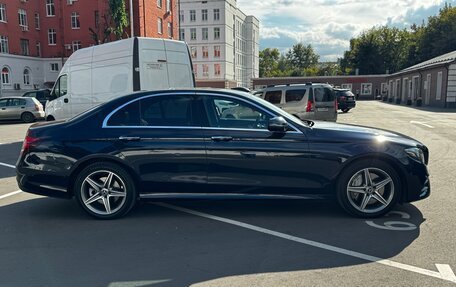 Mercedes-Benz E-Класс, 2019 год, 3 100 000 рублей, 5 фотография