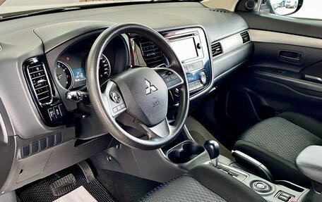Mitsubishi Outlander III рестайлинг 3, 2012 год, 1 399 000 рублей, 11 фотография