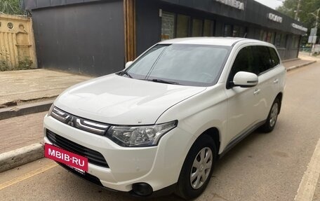 Mitsubishi Outlander III рестайлинг 3, 2012 год, 1 020 000 рублей, 12 фотография